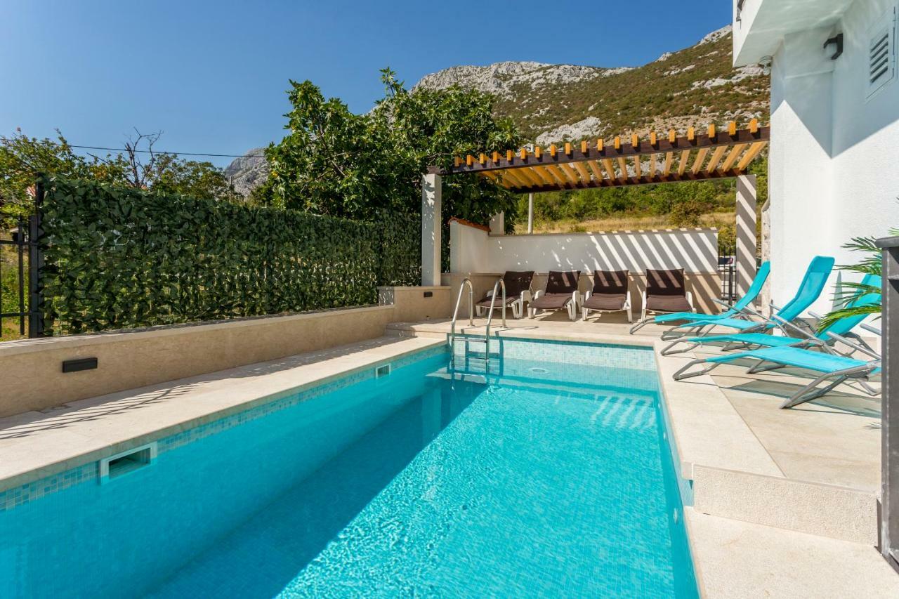 House Luce With Pool Apartment Čisla Exterior foto