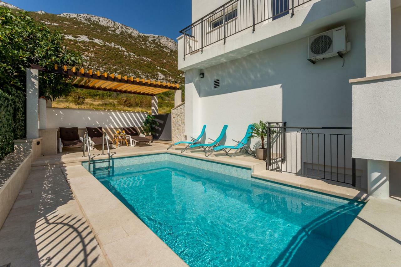 House Luce With Pool Apartment Čisla Exterior foto