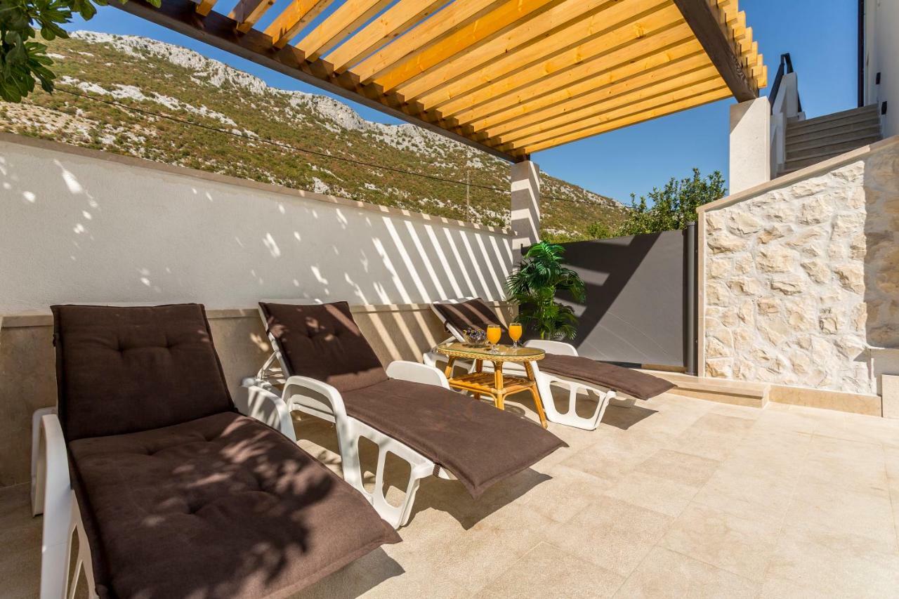 House Luce With Pool Apartment Čisla Exterior foto