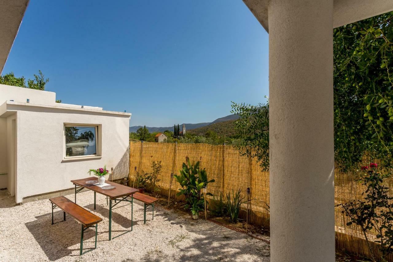 House Luce With Pool Apartment Čisla Exterior foto